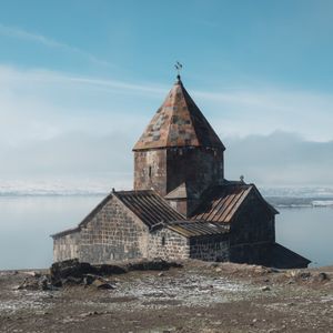 Севанаванк ранней весной